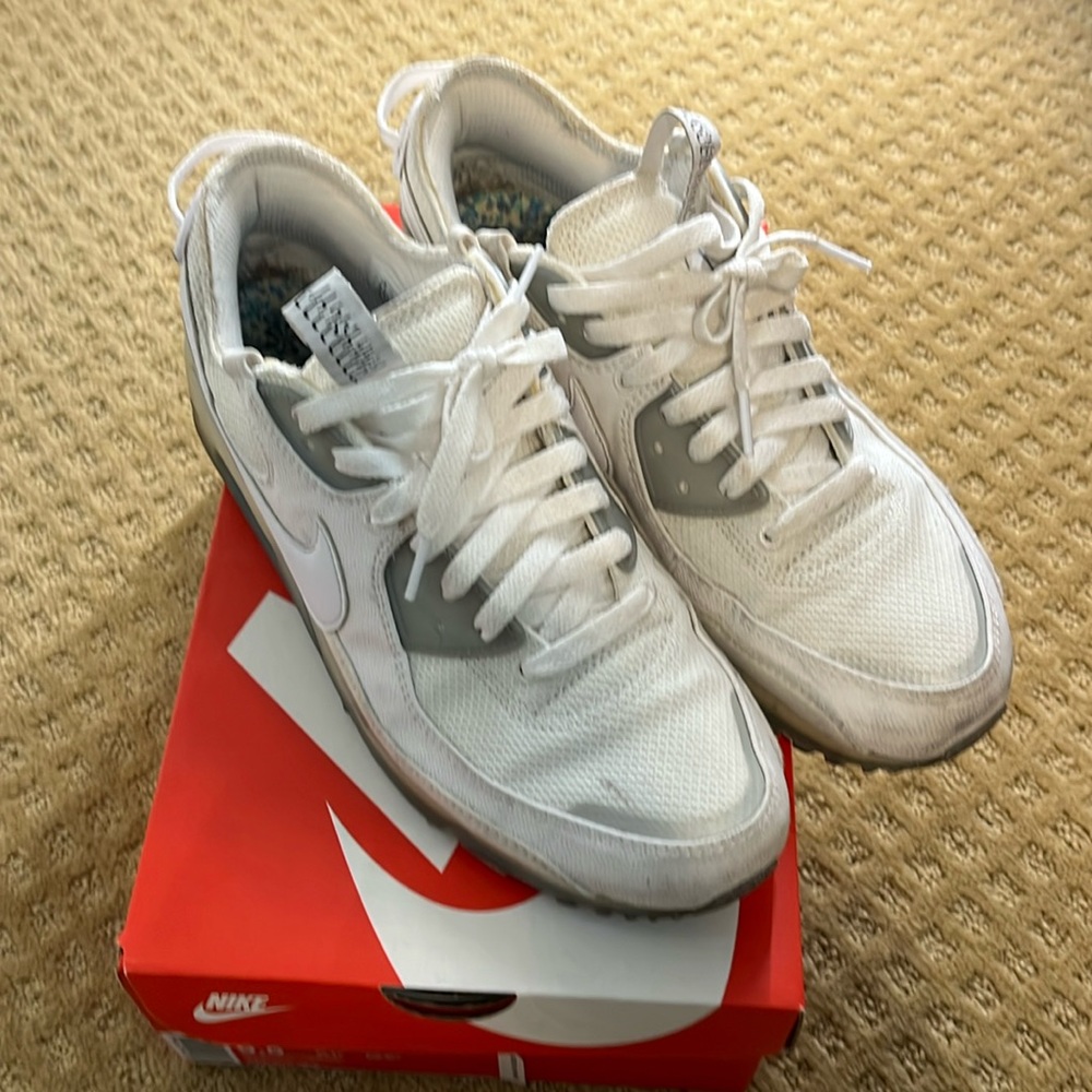 Men’s Nike Air size 9.5